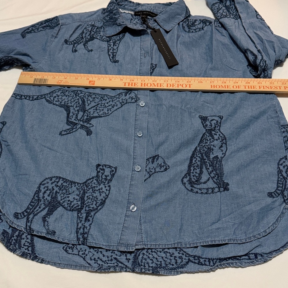 Jane &Delancey Blue Embroidered Animal Button-Up Shirt Cotton M NWT - Picture 4 of 7